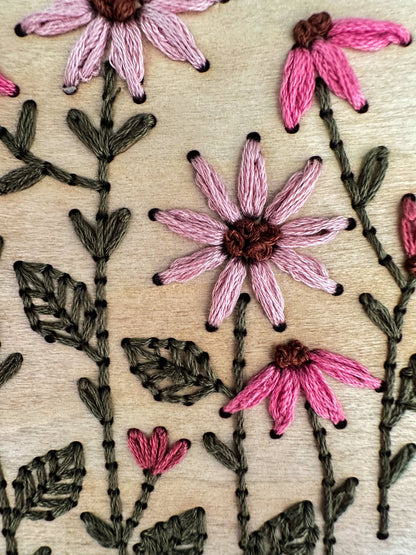Broderie sur bois – Fleurs roses | Base seule ou kit complet