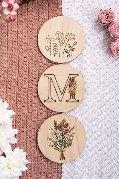 Broderie sur bois – Lettrine | Base seule ou kit complet