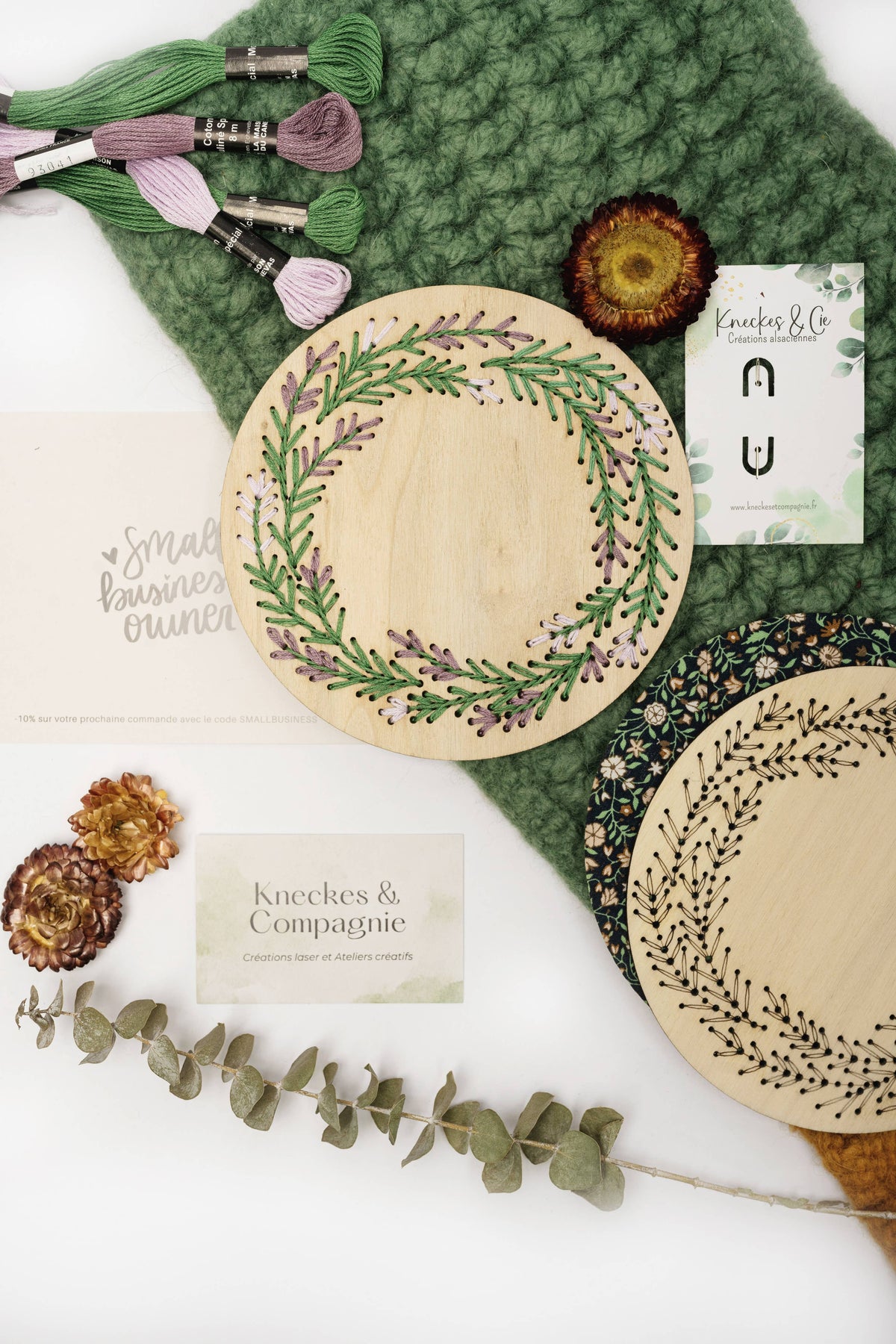 Broderie sur bois – Couronne 2 | Base seule ou kit complet